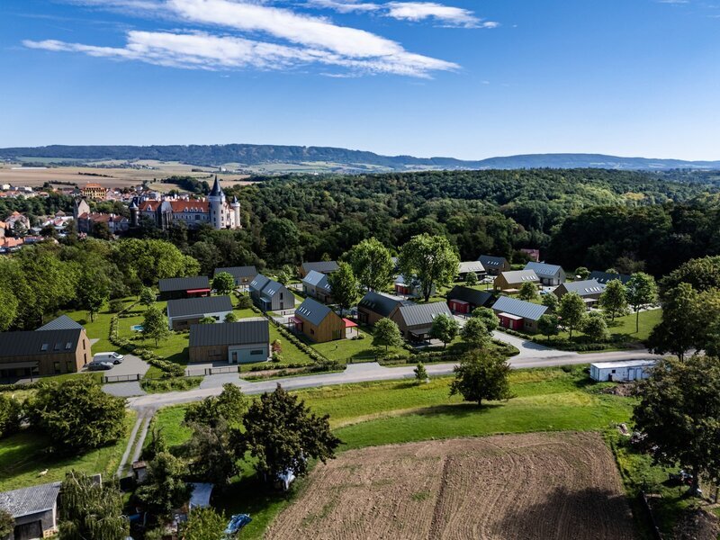 Stavební pozemky v malebné obci Žleby – ideální místo pro váš nový domov