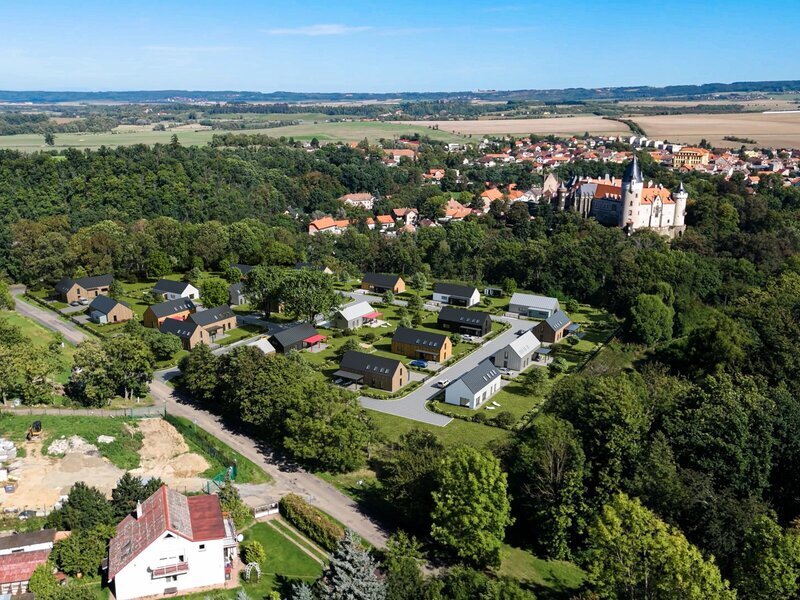 Stavební pozemky v malebné obci Žleby – ideální místo pro váš nový domov